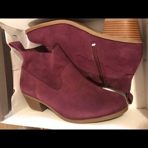 NWOT Vionic Joy Vera ankle boot